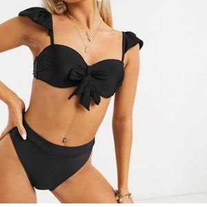 NWT Missguided bikini top black